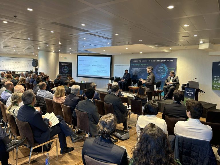 Ponencia de EcoMT sobre digitalización, IoT y gestión energética en instalaciones, durante el Foro enerTIC 2023 en Madrid.