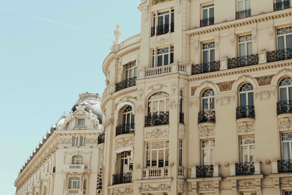 Eficiencia energética en edificios públicos: soluciones prácticas, normativa y casos reales Eficiencia energética en edificios públicos